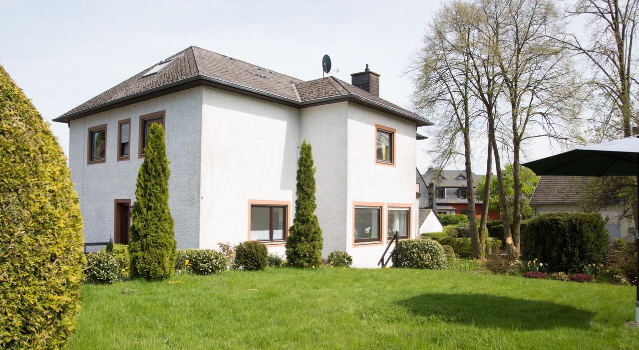 Bed and Breakfast Altes Forsthaus Manderscheid Esterno foto